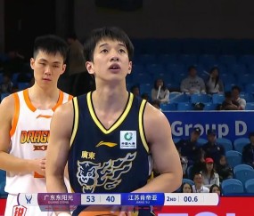 广东惨败北京25分！杨溢10分7助，李奕臻5分，难怪杜锋不给机会