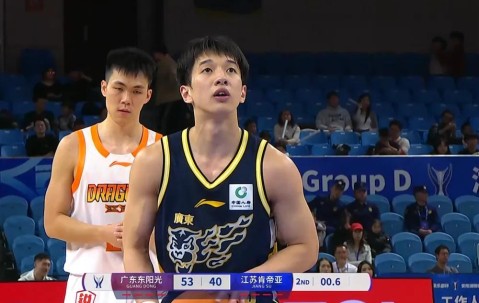 广东惨败北京25分！杨溢10分7助，李奕臻5分，难怪杜锋不给机会